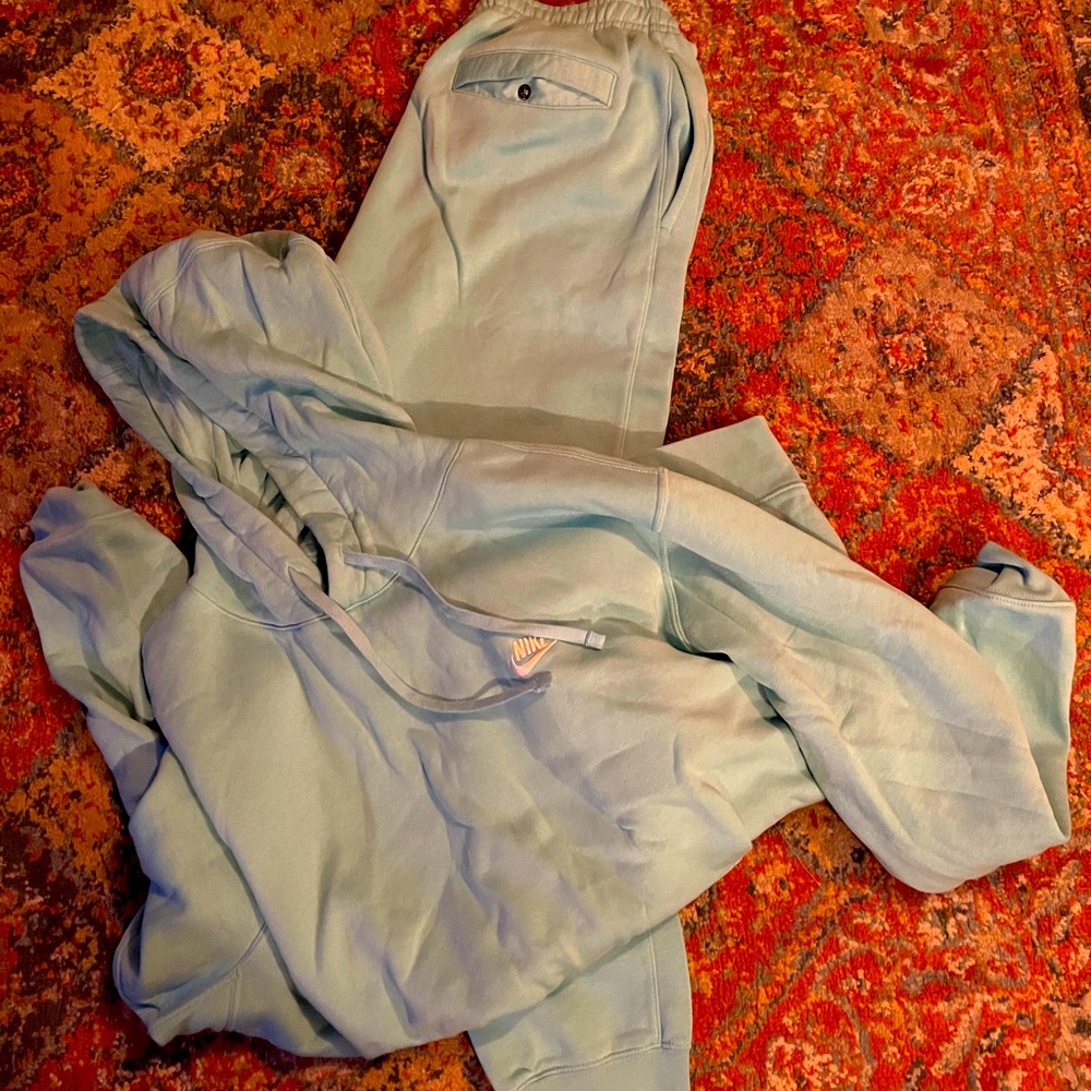 Tapered Nike Jogger suit. XL hoody. M pants.